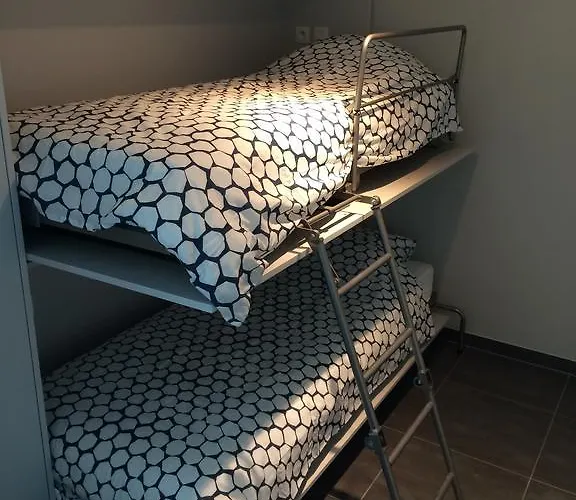 Daire Karthuizer Zeezicht I *