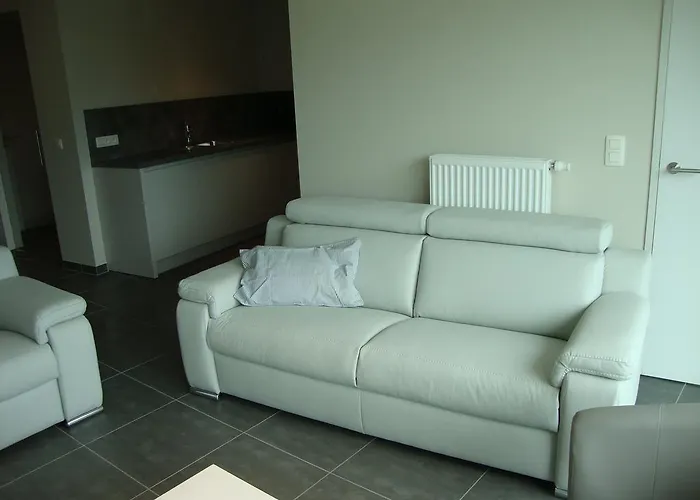 Daire Karthuizer Zeezicht I